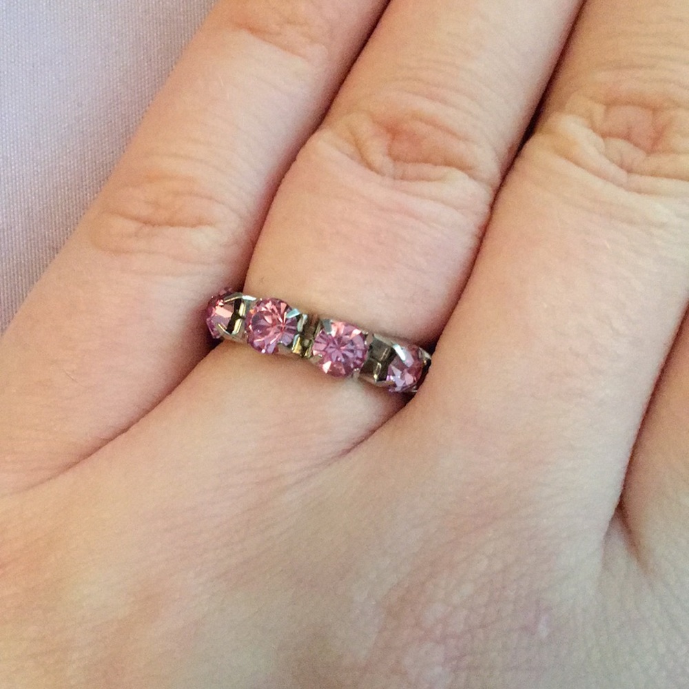 Pink rhinestone stretchy ring